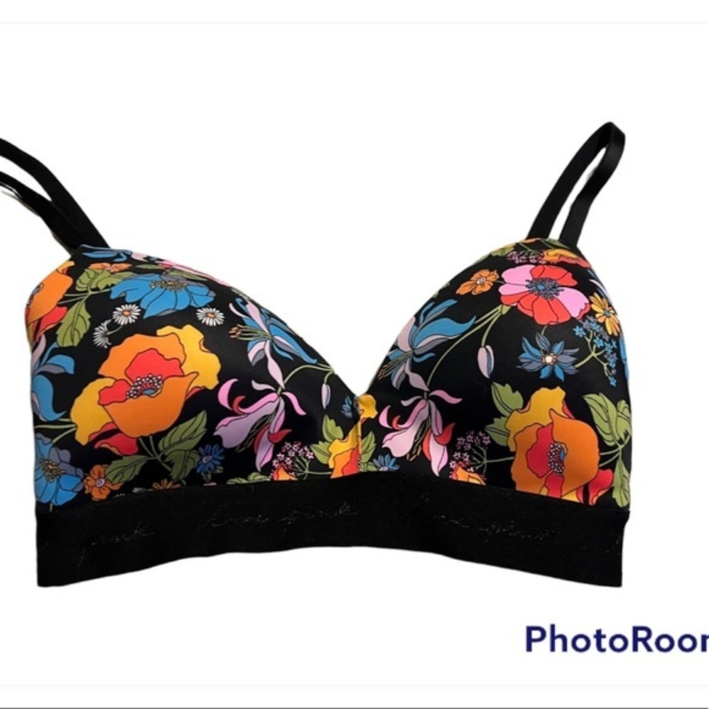 Victoria Secret Wear everywhere wireless lightly lined bra 32DD